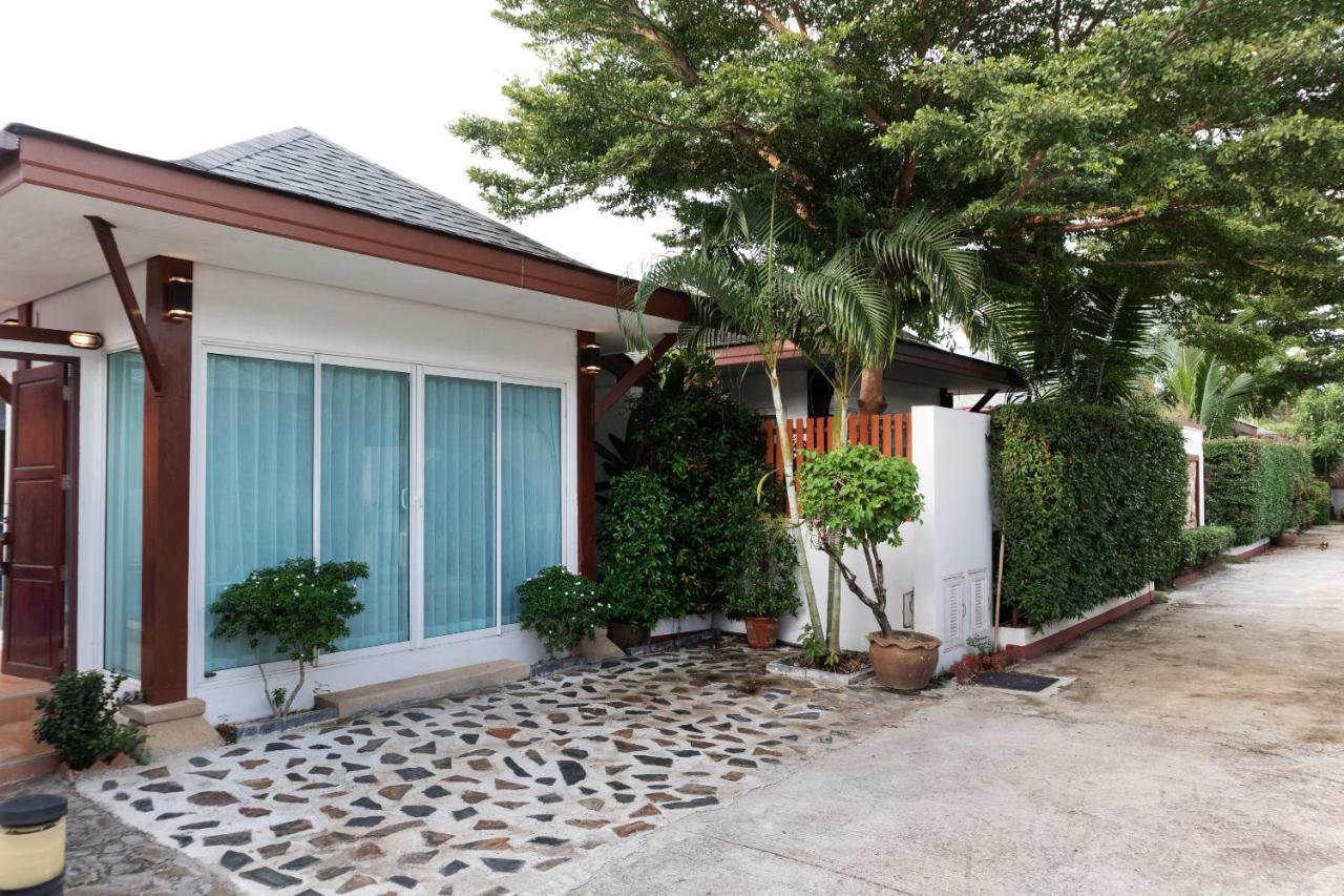 Oyo 1043 The Sun Pool Villa Бофут Екстериор снимка