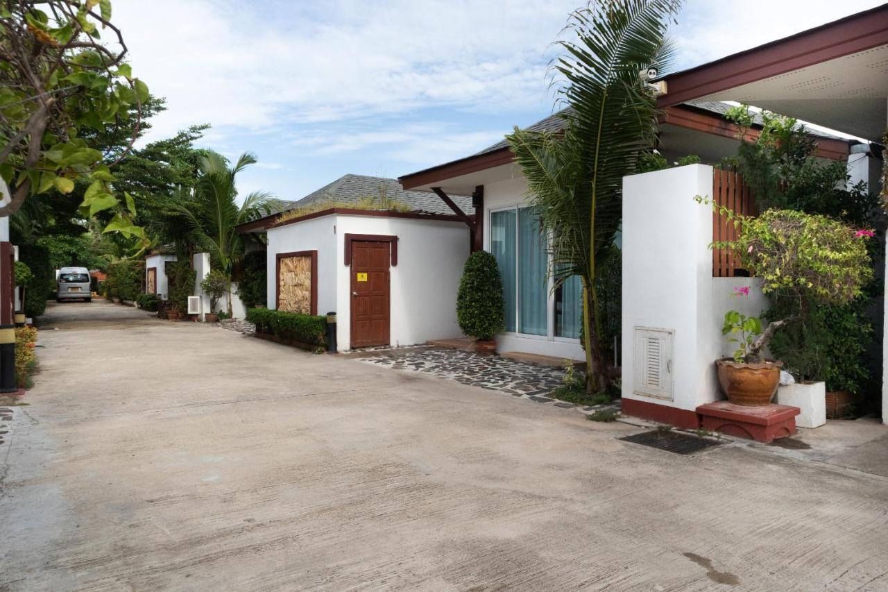 Oyo 1043 The Sun Pool Villa Бофут Екстериор снимка
