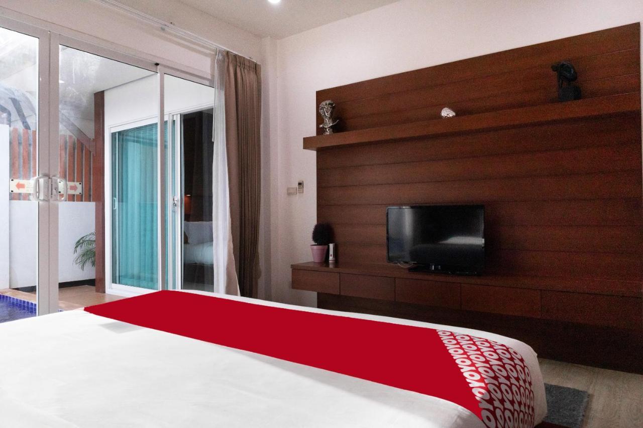 Oyo 1043 The Sun Pool Villa Бофут Екстериор снимка