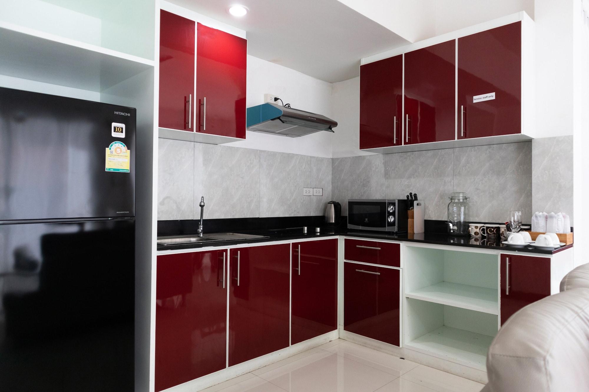 Oyo 1043 The Sun Pool Villa Бофут Екстериор снимка